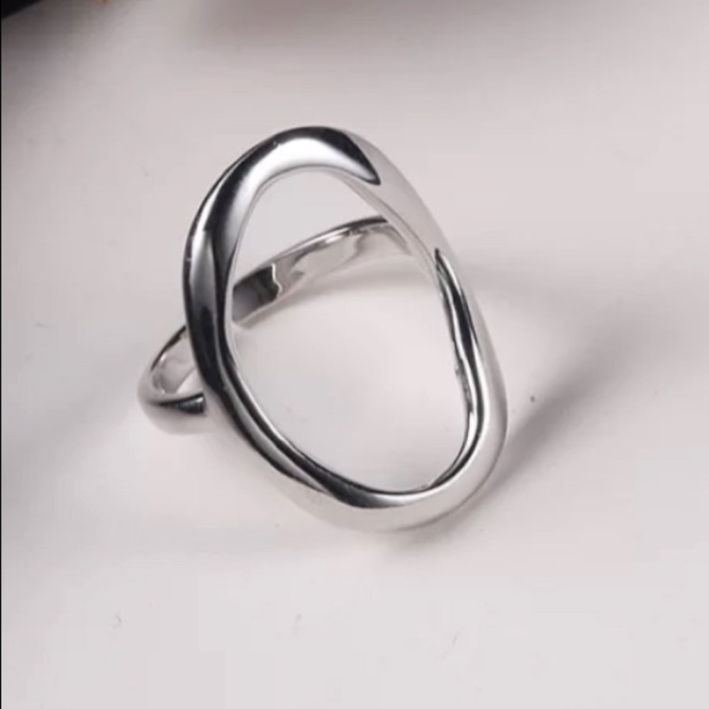 925 Sterling Silver Chunky Irregular Oval Ring - Picture 2 of 6